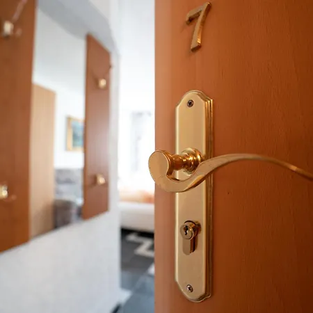 Krone Guest house *